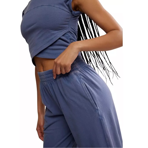 FP Movement Women's Hot Shot Logo
Crossover 2-Piece Set 🌸 - Picture 4 of 11